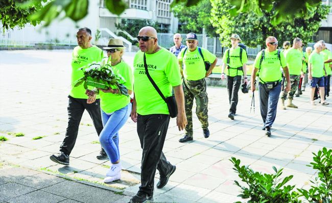 Ölüm yolunda barış yürüyüşü