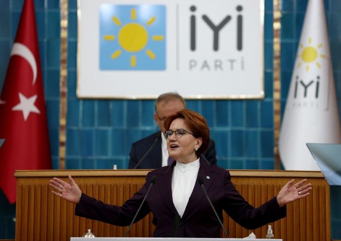 akşener