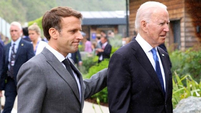 Emmanuel Macron - Joe Biden