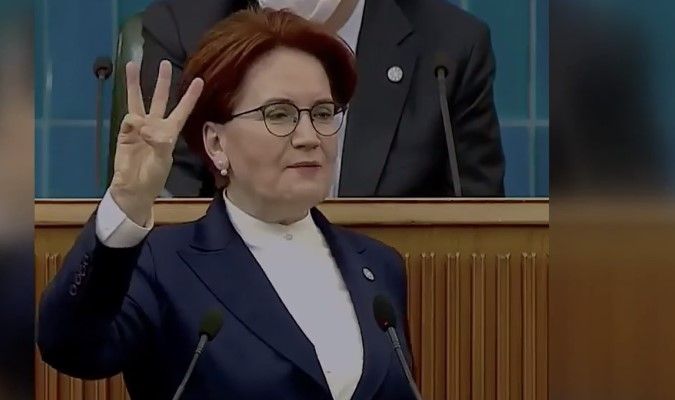 meral-akşener-3parmak