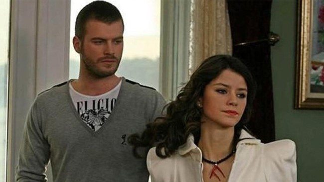 Kıvanç Tatlıtuğ Beren Saat AŞKI MEMNU