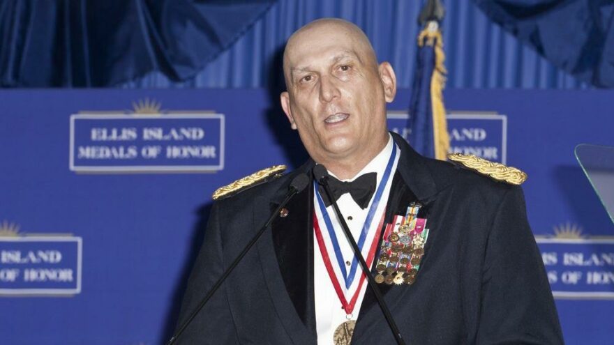 Raymond Odierno çuvalcı general