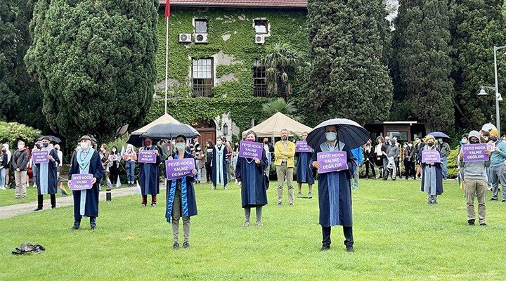 boğaziçi öğretim üyeleri nöbet