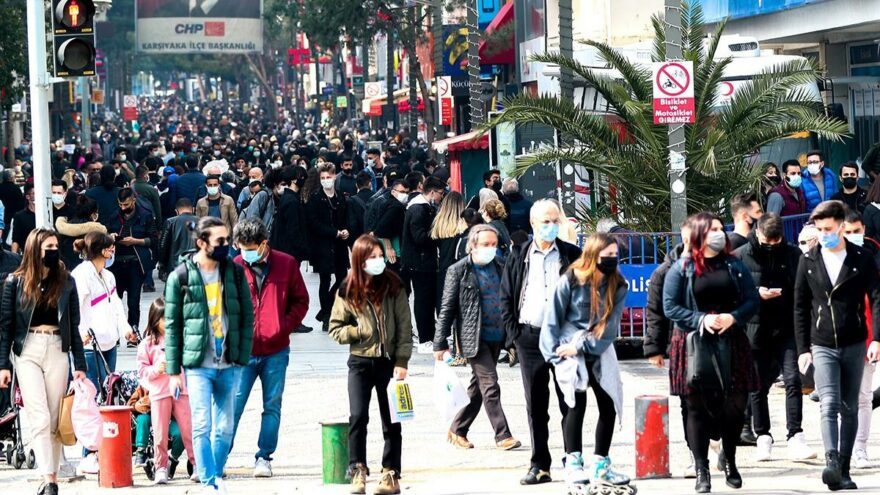 maske kalabalık pandemi koronavirüs