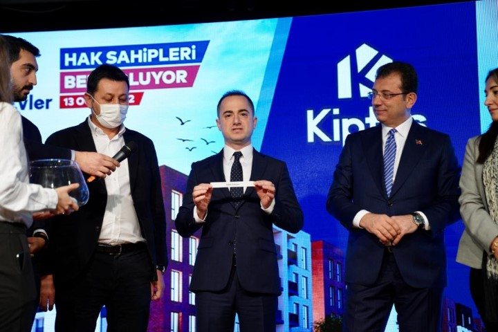 ekrem imamoğlu aydınlıkevler 8