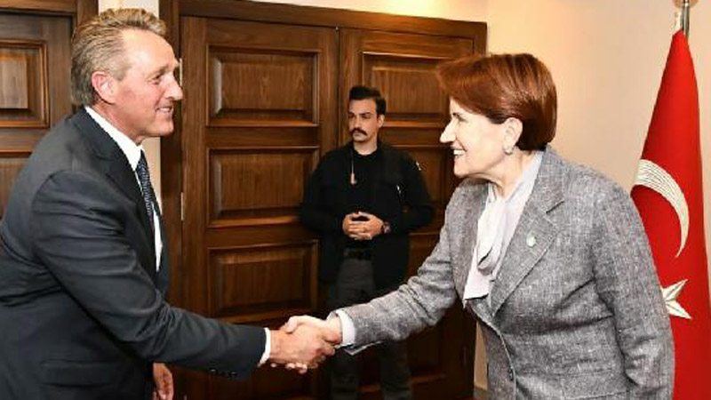 Meral Akşener jeff Flake