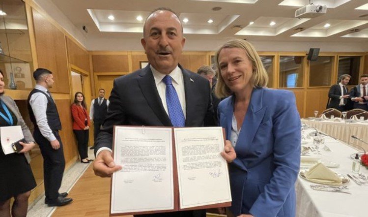 Anniken Huitfeldt mevlüt çavuşoğlu