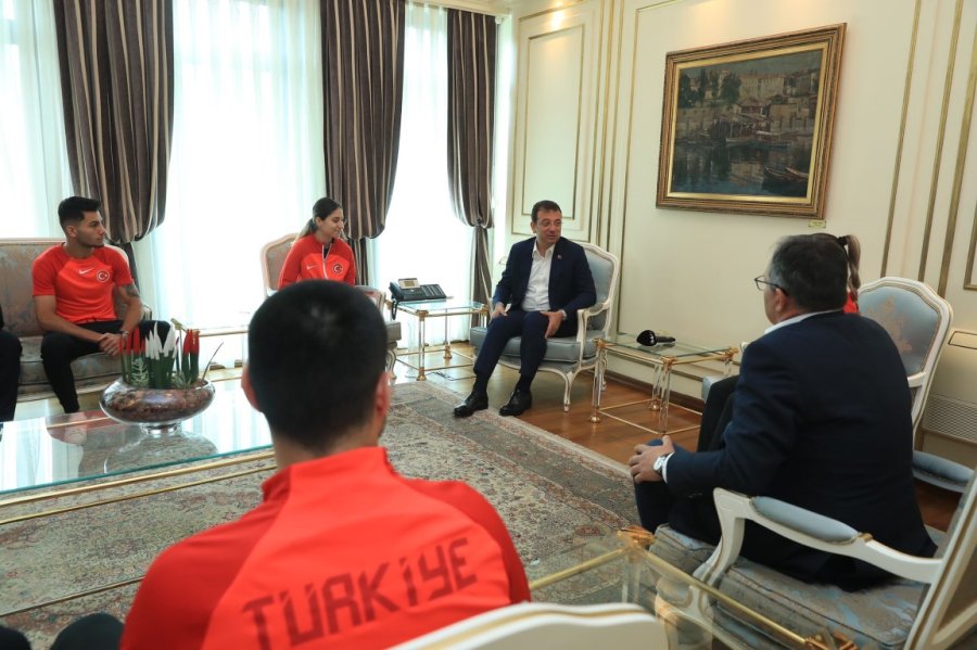 ekrem imamoğlu ibbsk şampiyon sporcular 9