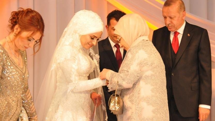 AK Partili vekil Zehra Taşkesenlioğlu boşanıyor ! Tazminat istenen koca Ban: “Yakında videolar, WhatsApp yazışmaları ile beraberiz inşallah” – Gerçek Gazete