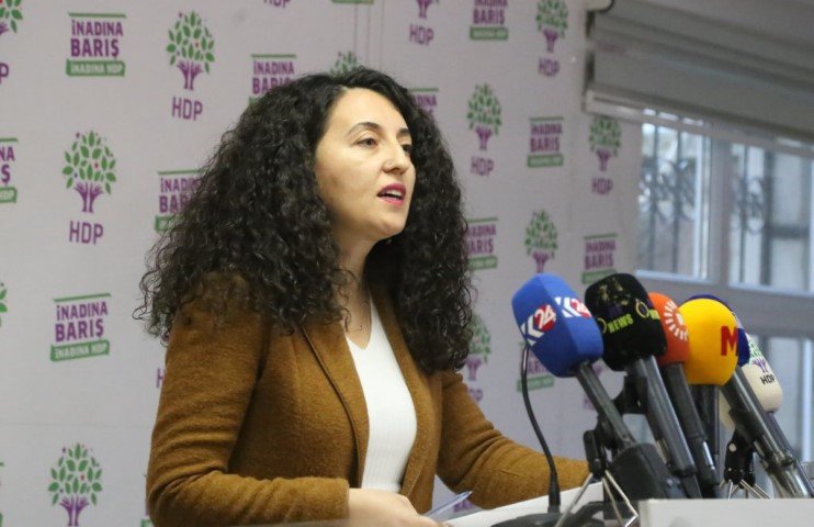 ebru günay