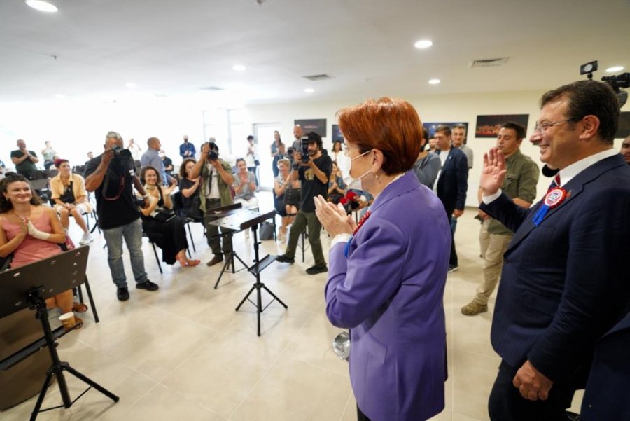 ekrem imamoğlu meral akşener Çengelköy Kültür Merkezi