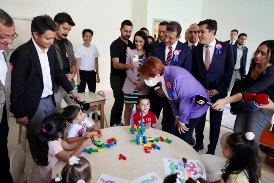 ekrem imamoğlu meral akşener buğra kavuncu Çengelköy Kültür Merkezi 3