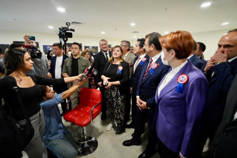 ekrem imamoğlu meral akşener buğra kavuncu Çengelköy Kültür Merkezi