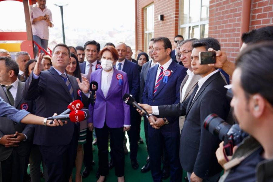 ekrem imamoğlu meral akşener engin altay buğra kavuncu Çengelköy Kültür Merkezi