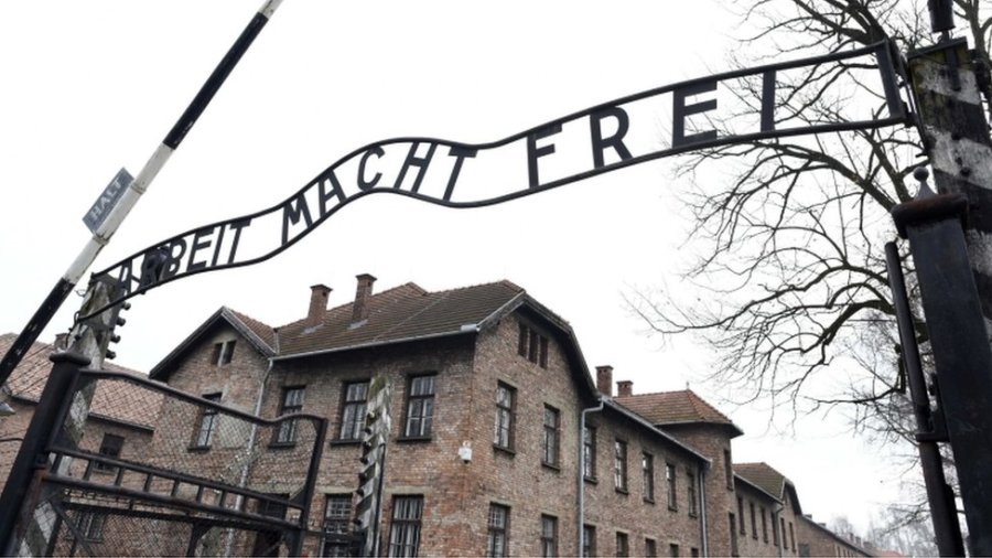 polonya nazi almanya auschwitz arbeit macht frei