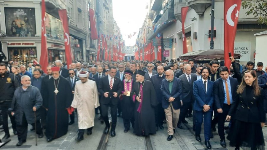 istiklal caddesi haydar ali yıldız