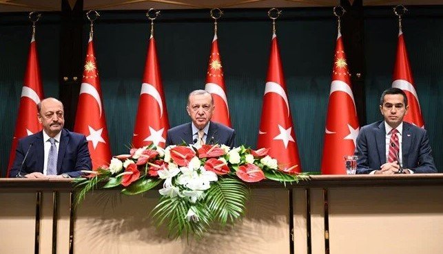 vedat bilgin recep tayyip erdoğan Özgür Burak Akkol asgari ücret