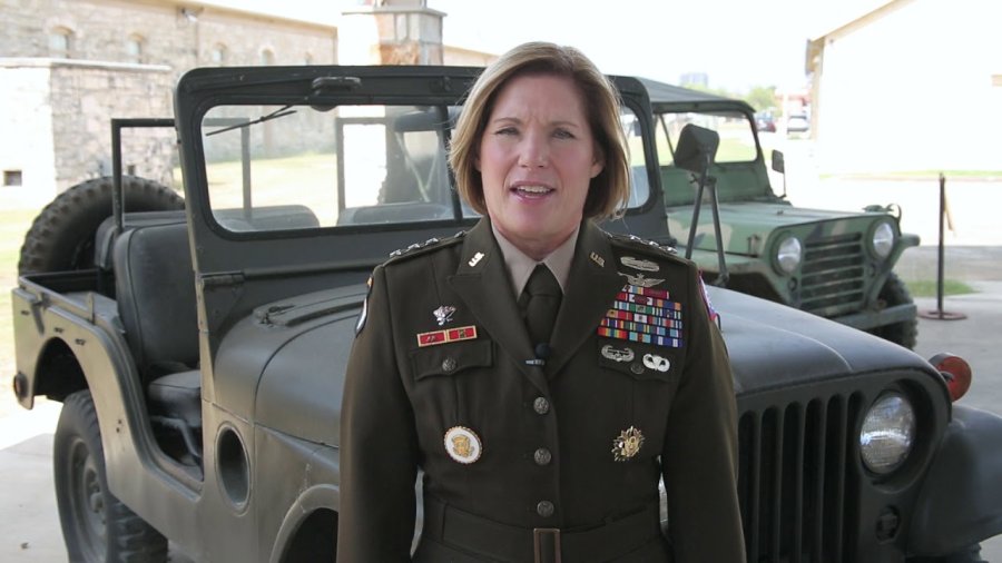 General Laura J. Richardson abd ordusu